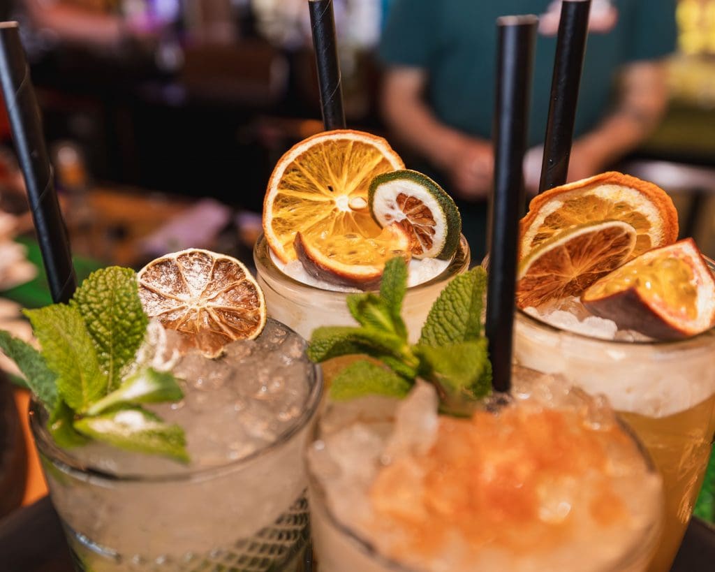4 cocktails